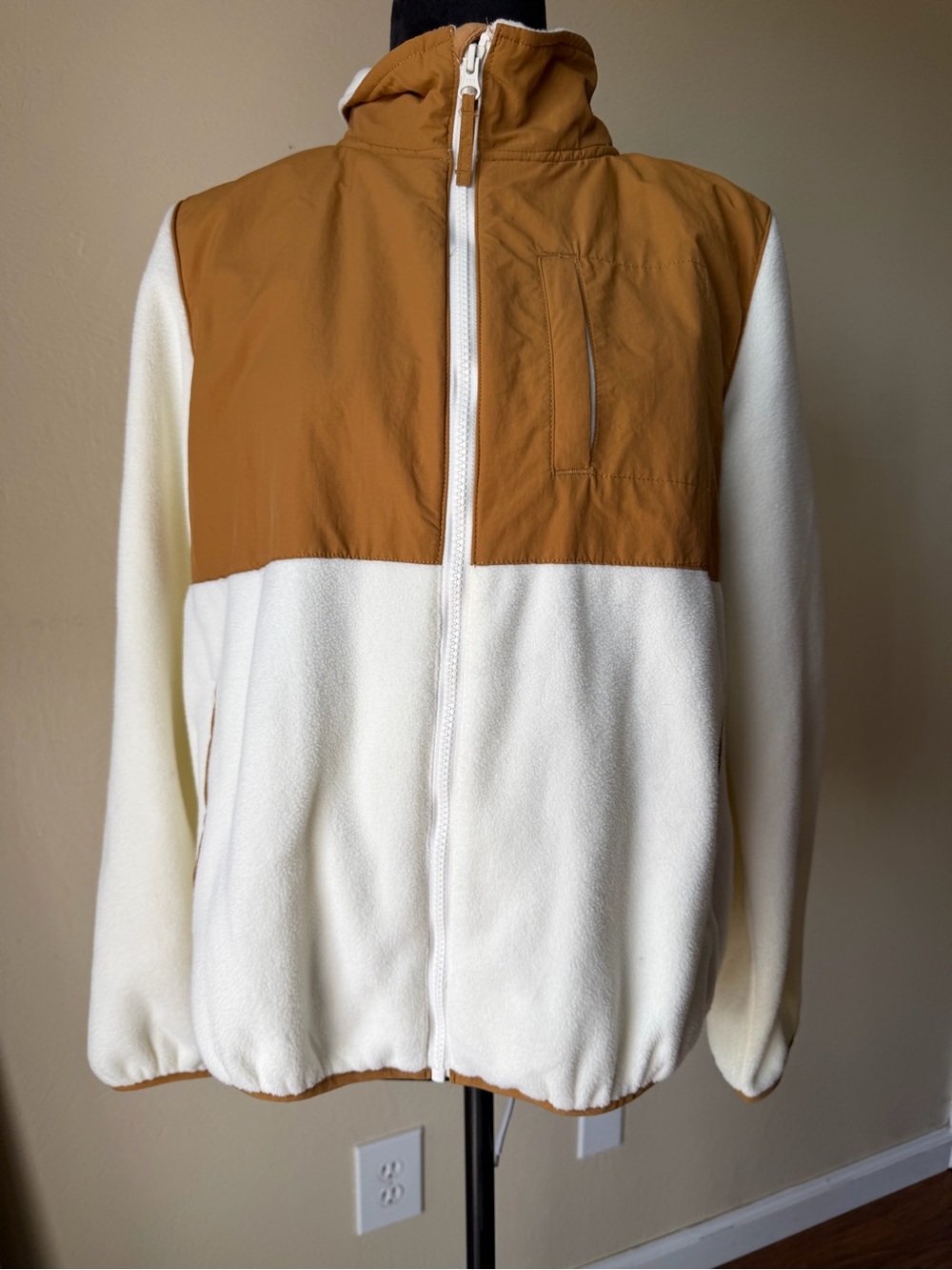full zip fleece Tan and off white rhythm aus size medium 100% tencel